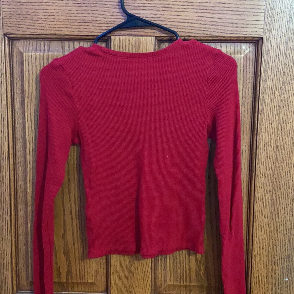 Red long sleeve hollister top - Picture 2 of 3